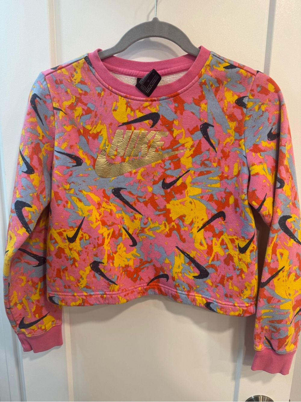 Girls Nike Youth Playground Gold Label Cropped Sweatshirt. Youth XL